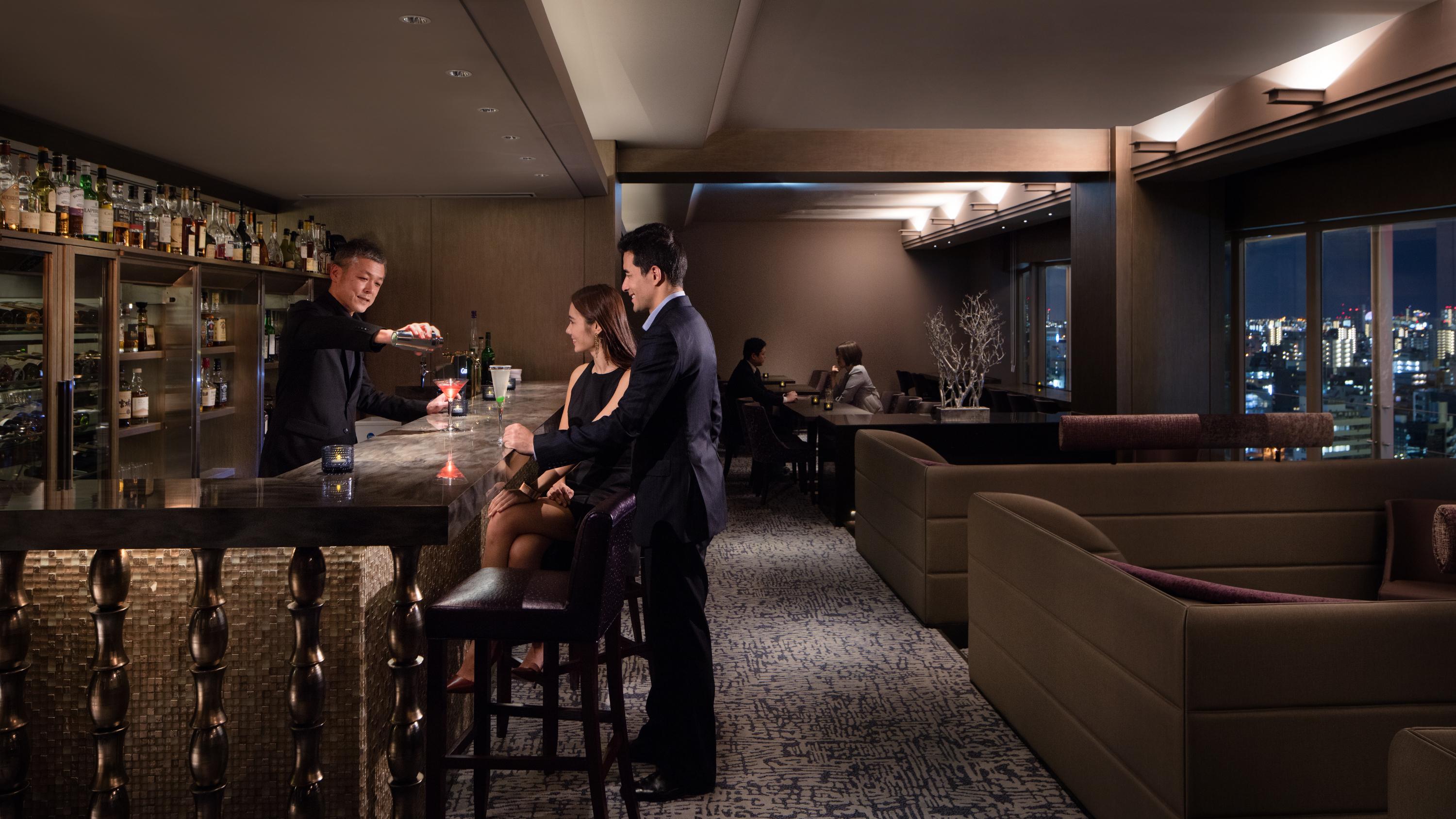 Hotel Courtyard By Marriott Shin-Osaka Station Exteriér fotografie The bar at the club