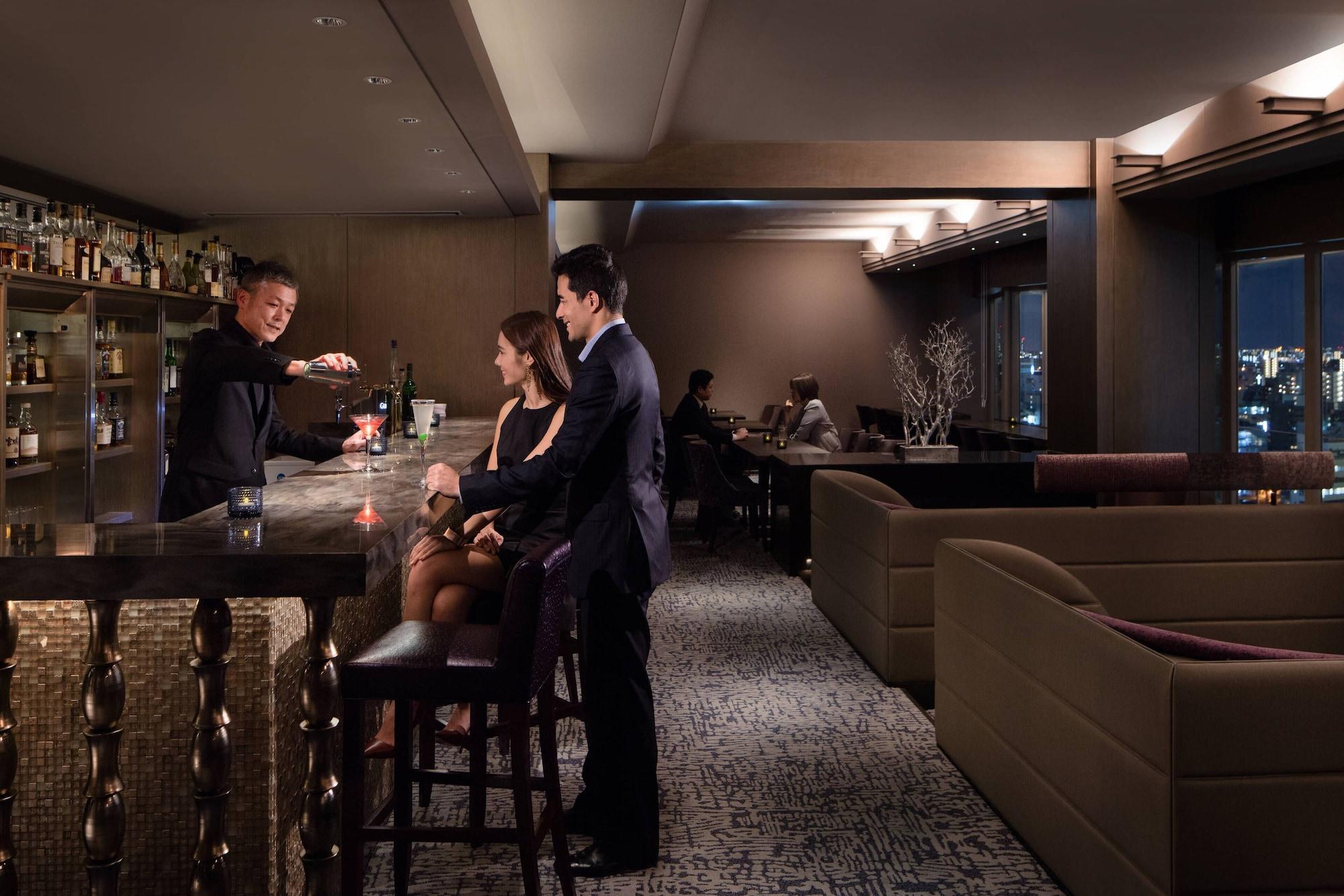 Hotel Courtyard By Marriott Shin-Osaka Station Exteriér fotografie The bar at the club