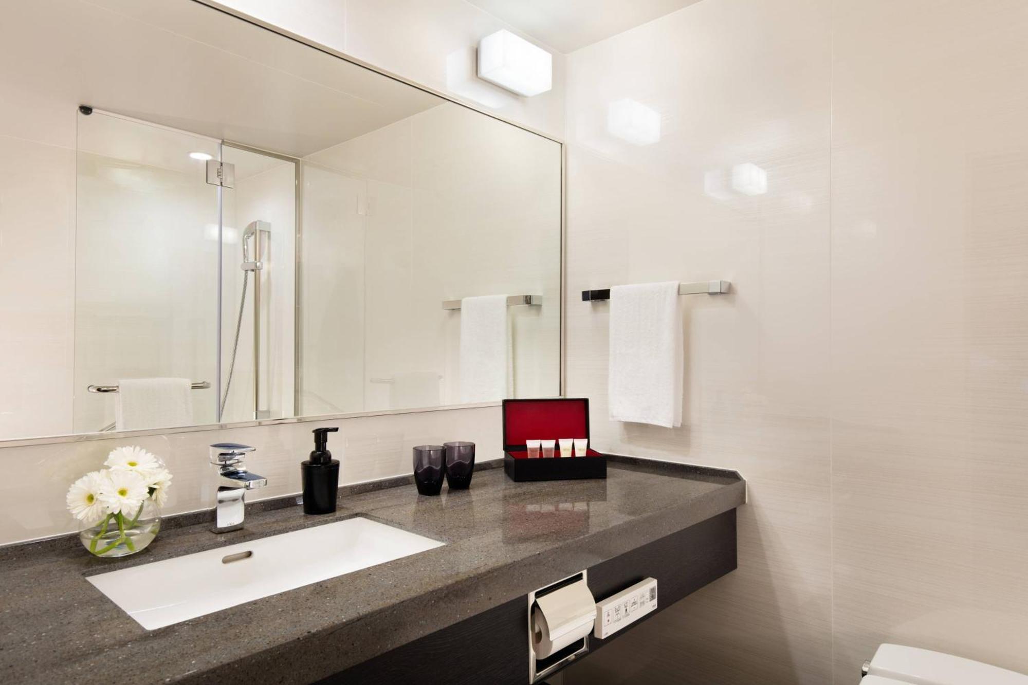 Hotel Courtyard By Marriott Shin-Osaka Station Exteriér fotografie Bathroom