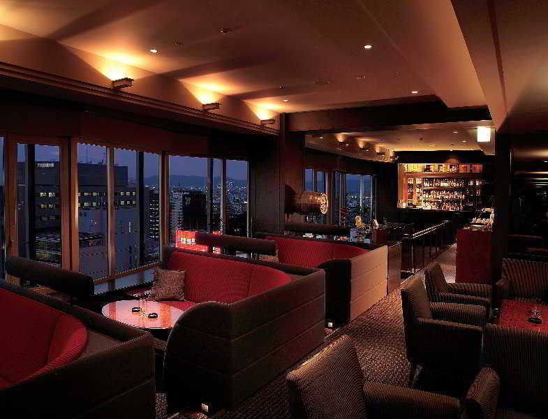 Hotel Courtyard By Marriott Shin-Osaka Station Restaurace fotografie The bar at the 36th floor